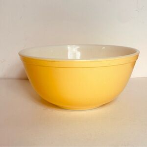 Vintage Yellow Pyrex Glass Mixing Bowl 403 2 1/2 Qt USA Ovenware Canary